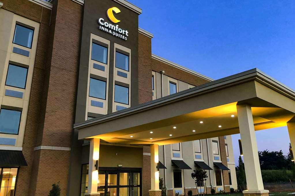Comfort Inn & Suites Winchester Bagian luar foto